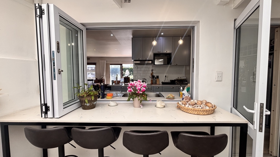 4 Bedroom Property for Sale in Kirstenhof Western Cape